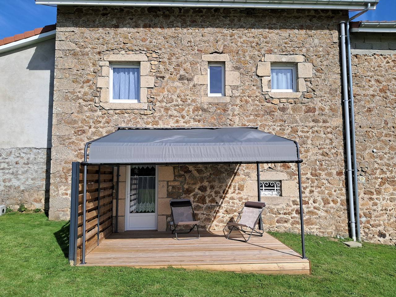 Encantadora Casa Rural para 6 con Terraza y Wifi in Raucoules, Macizo Central