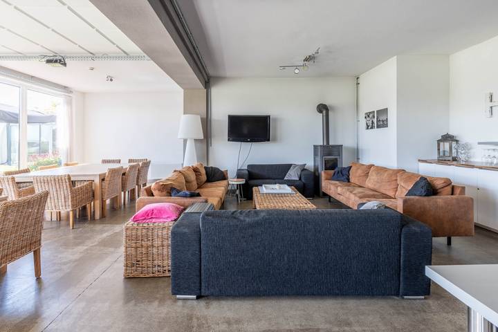 Beautiful 12-person holiday home in a unique location in Teuge on the Veluwe. in Teuge, Veluwe