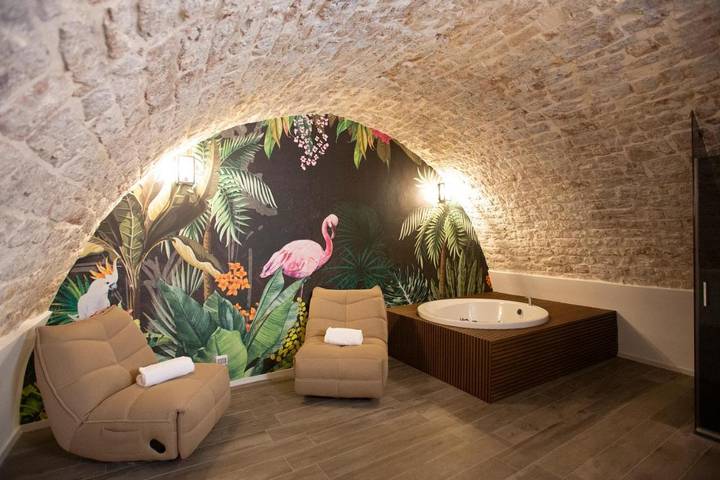 Ferienwohnung für 4 Personen, mit Balkon und Whirlpool - 1