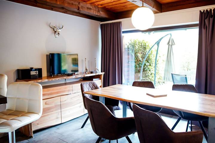 Ferienwohnung für 6 Personen, mit Garten und Sauna sowie Ausblick in Niedersfeld - 2