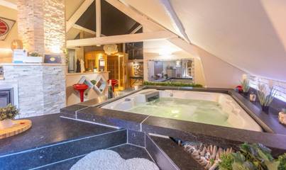 Gîte pour 4 personnes, avec piscine et jacuzzi ainsi que sauna et balcon à Theux