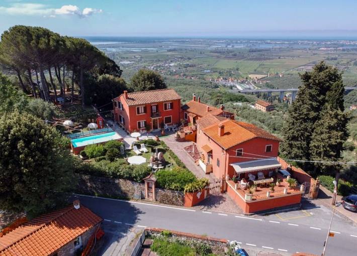 Ferienwohnung für 4 Personen, mit Seeblick und Terrasse sowie Pool und Garten - 1