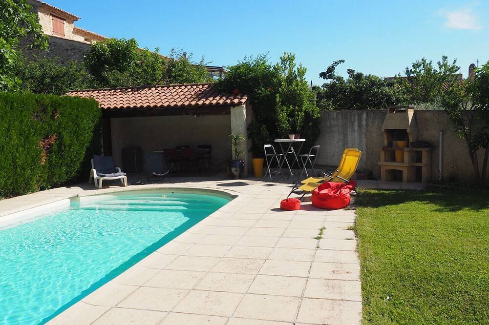 Apartamento entero, Superb apartment in a villa with swimming pool in a quiet location! in Volx, Parque natural regional del Luberon