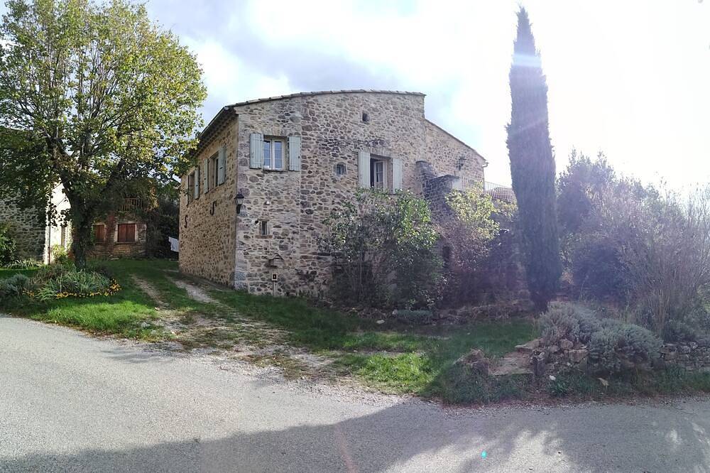 Logement Entier Avec Terrasse et vue Panoramique in Francillon-sur-Roubion, Die region