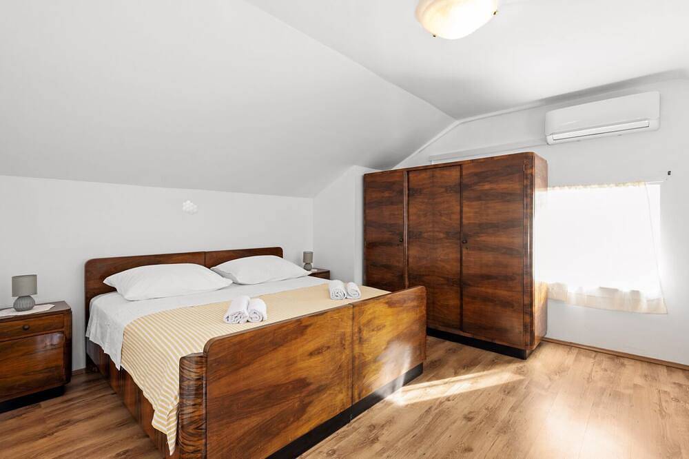 Holiday Home San by Villas Guide in Dalmatinisches Zagora