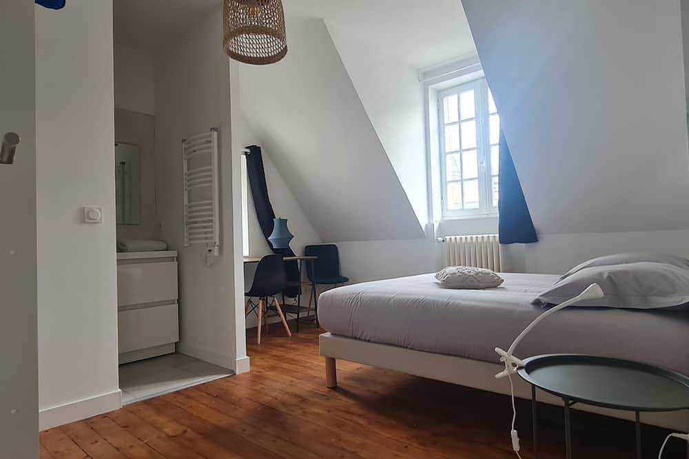Apartamento entero, Le Rivoli - T3 - dernier étage in Pontivy, Pontivy region