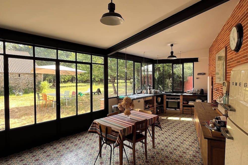 Maison familiale de caractère · Grand jardin arboré · Plages à 15 min in Saint-Julien-des-Landes, Vallée de la Loire