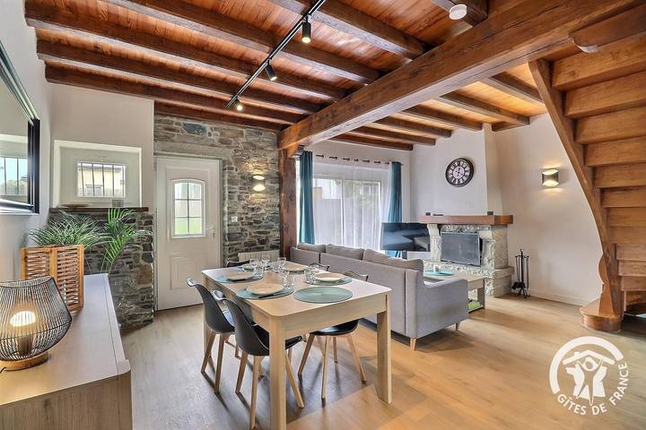 Gîte pour 5 personnes, avec sauna et jardin ainsi que terrasse et jacuzzi à Roz-Landrieux - 4