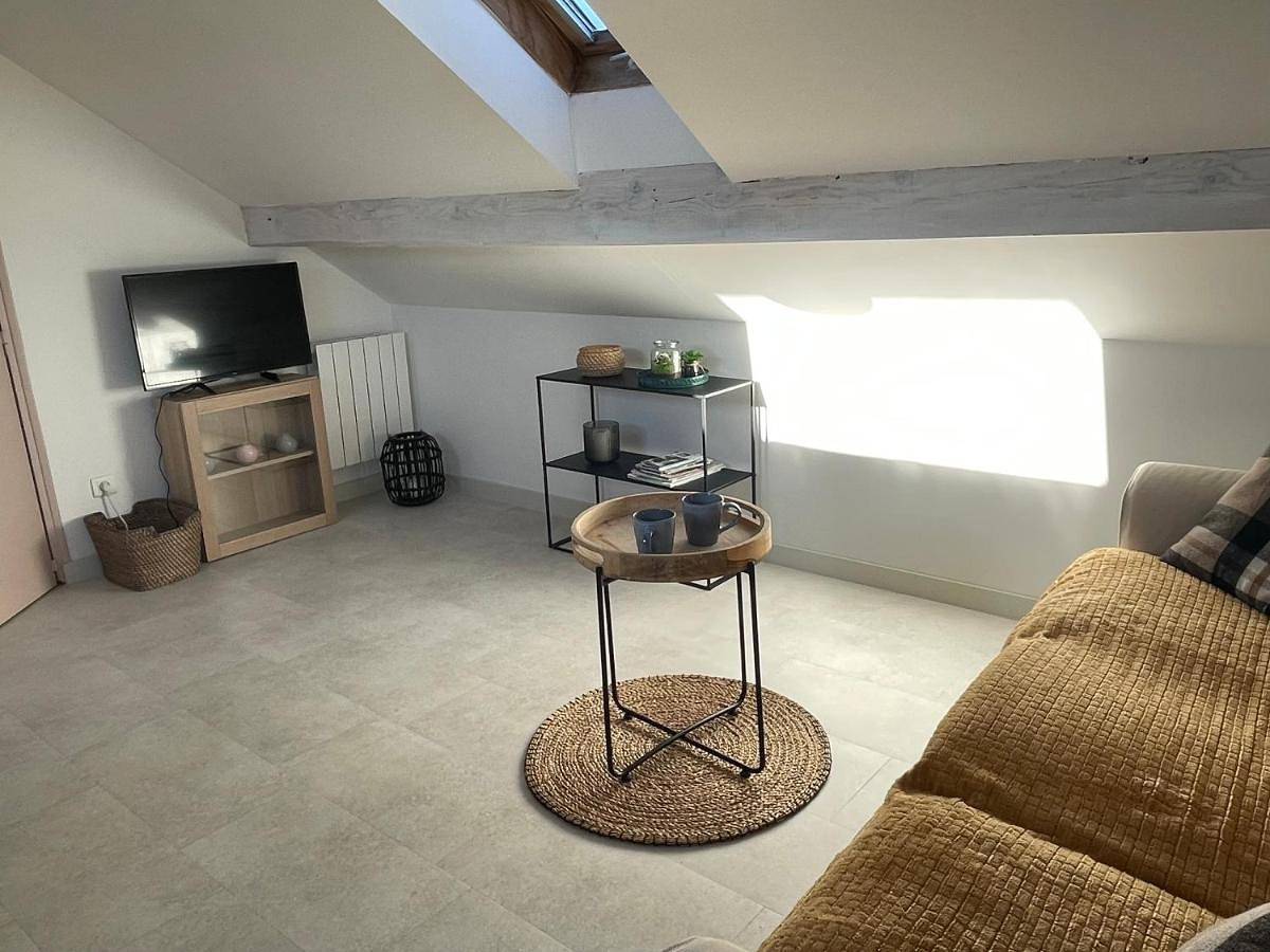 Appartement entier, One-Bedroom Apartment in Saint-Laurent-en-Grandvaux, Parc naturel régional du Haut-Jura
