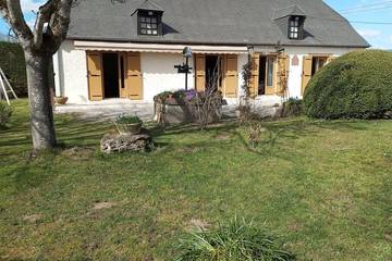Gîte pour 4 personnes, avec jardin à Saint-Rabier