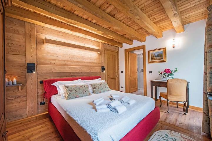 Mountain villa for families / groups (4-16 guests) in Comune di Chambave, Wallisian Alps