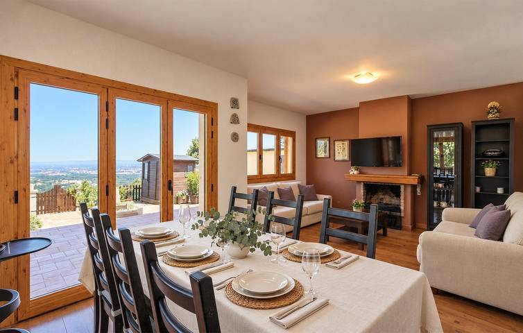Lloret de Mar Retraite : 90sqm, Parking, Piscine & Terrasse in Maçanet de la Selva, Costa Brava