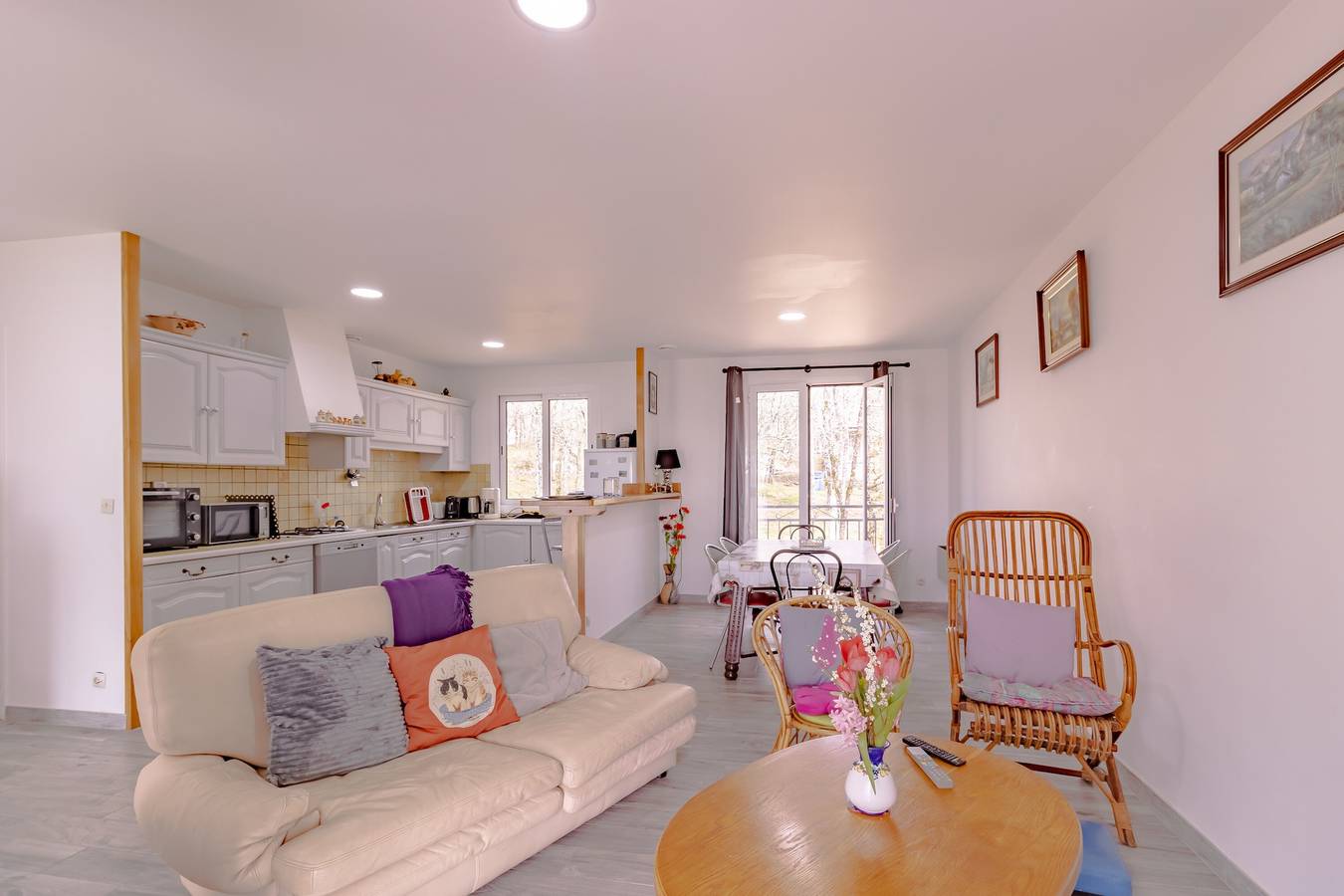 Maison Sur le Causse Corrézien: Charmante Auszeit mit Kamin, Garten und garantiertem Frieden in Saint-Cernin-de-Larche, Brive-la-Gaillarde und Umgebung