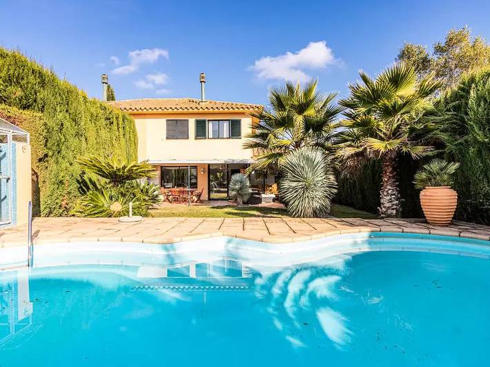 Chalet para 4 personas, con piscina y jardín - 1