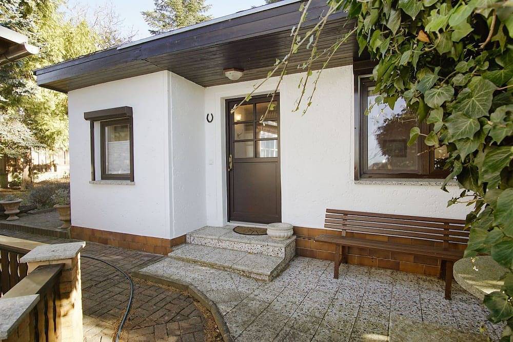 Ganze Wohnung, Häuschen in ruhiger Lage - Landhaus Lietzow Haus Cottage Garden - Landhaus in Lietzow, Bergen auf Rügen und Umgebung