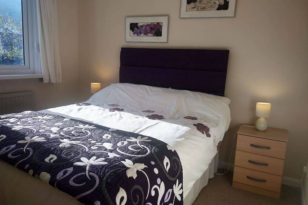 Family Holiday Home 3 Bed 2.5 Bath Free Wi-Fi 10 mins walk to Westward Ho! Beach in Westward Ho, Hartland Devon Heritage Coast