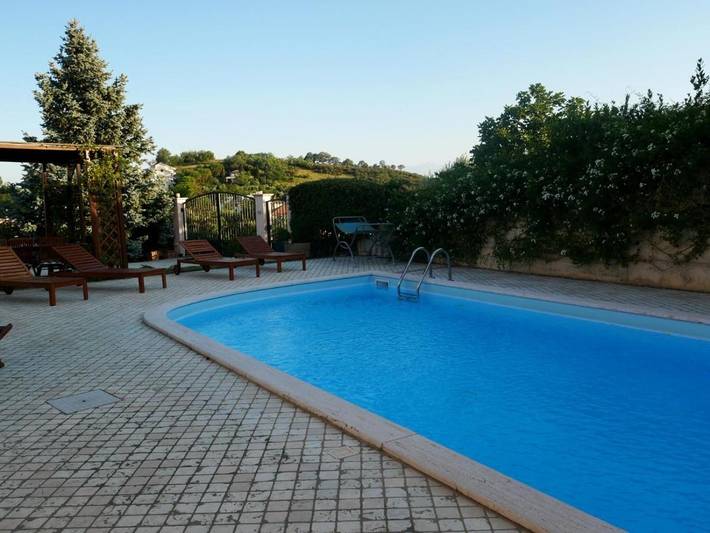 Location de vacances pour 5 personnes, avec piscine ainsi que jardin et terrasse à Tortoreto Alto - 2