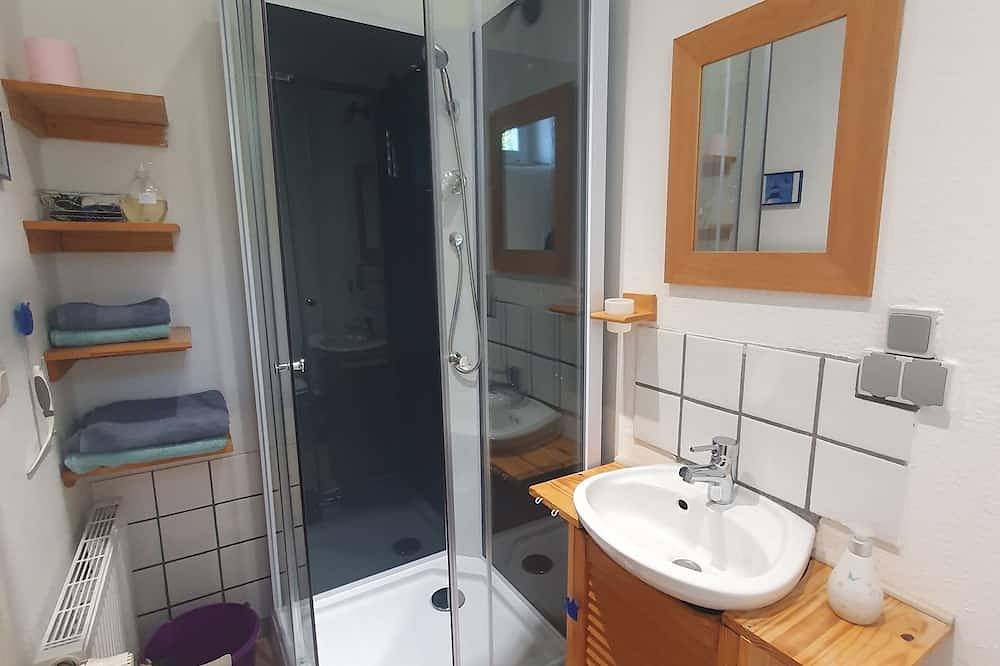 Ganze Wohnung, Ruhige gemütliche Ferienwohnung mit großem Garten nähe Meer in Ver, Coutances und Umgebung