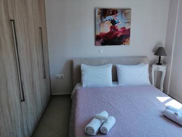Gîte pour 4 personnes, avec balcon et vue dans Perdika