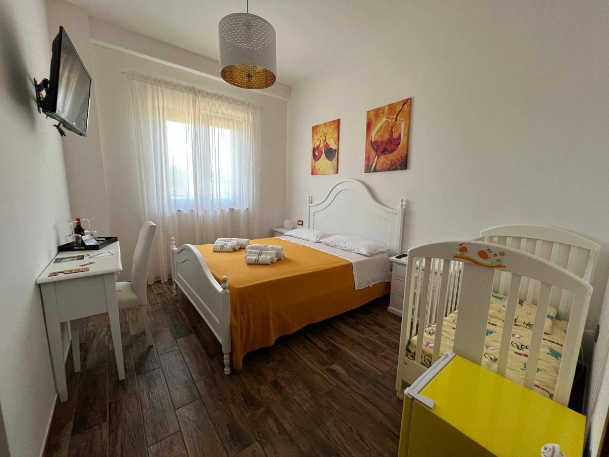 Double Room  with private bathroom with option Extra Bed in Capaccio, Cilento Coast