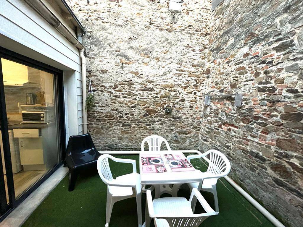 Appartement entier, One-Bedroom Apartment in La Roche-sur-Yon, Vallée de la Loire
