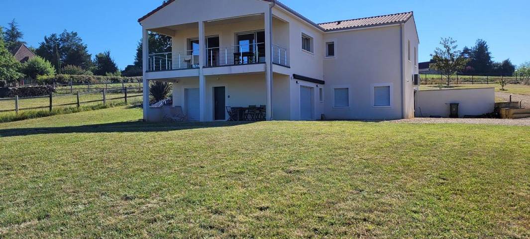 Location de vacances pour 4 personnes, avec Terrasse ainsi que Jardin et Vue à Coux-et-Bigaroque - 2