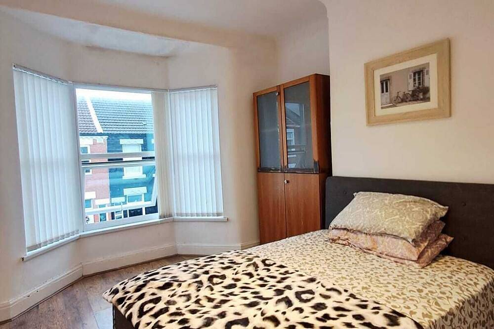 Entire apartment, “A spacious and beautiful three-bedroom house.” in Liverpool, Merseyside