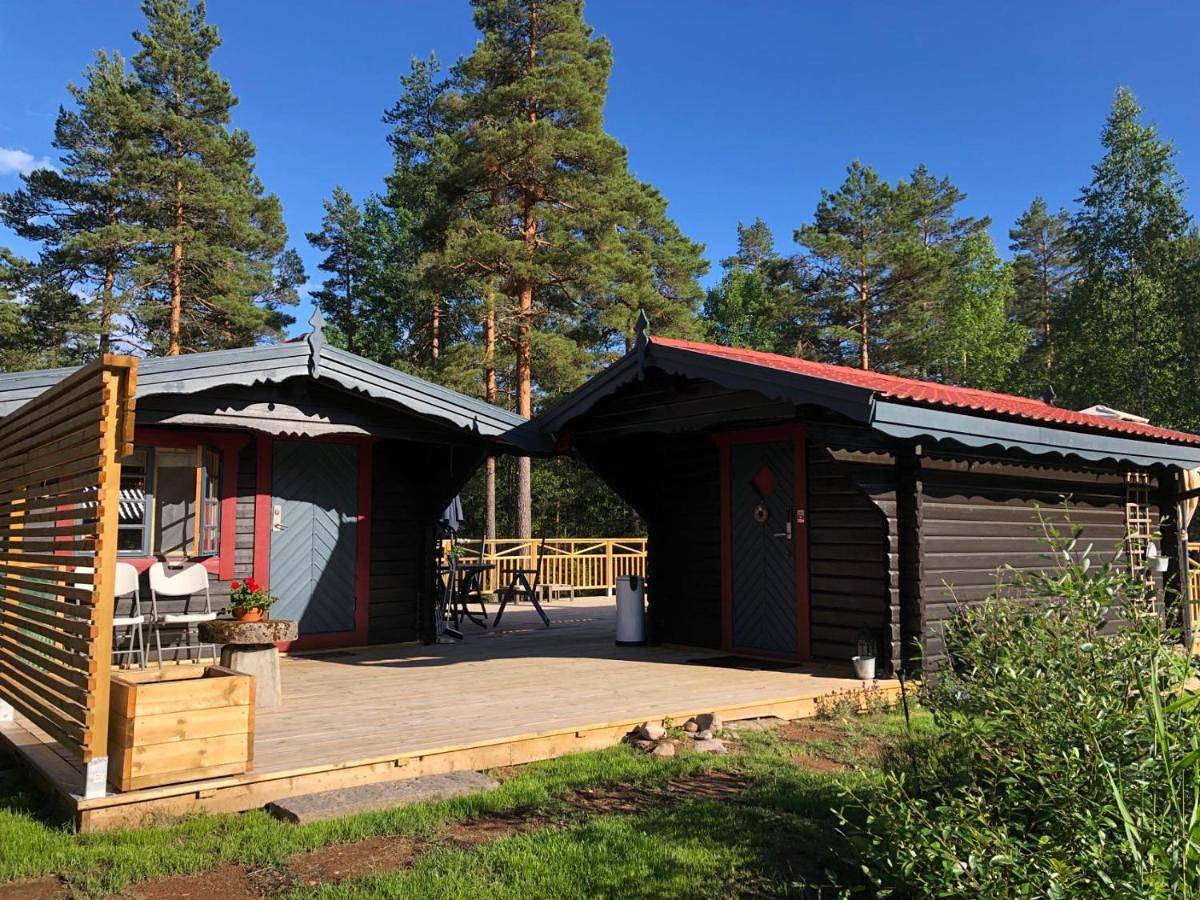 Timber cottages with jacuzzi and sauna near lake Vänern in Vänern