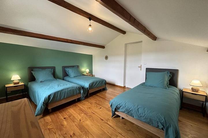 Gîte pour 8 personnes, avec jacuzzi et jardin à La Chabanne - 4