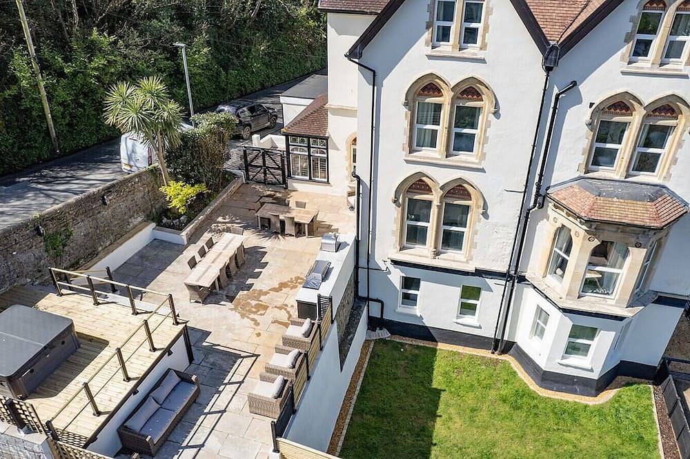 Holiday Home for 16 People in Westward Ho, Devon