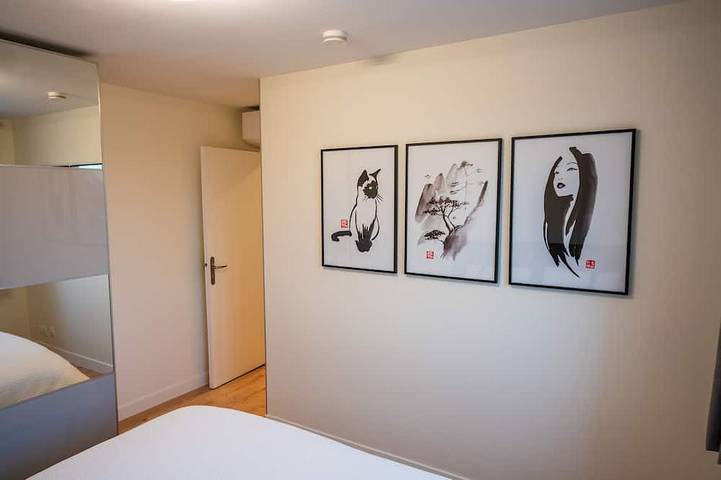Appartement entier, Suite climatisé lit king size & parking privé proche Eurexpo et Chu in Bron, Lyon et ses environs