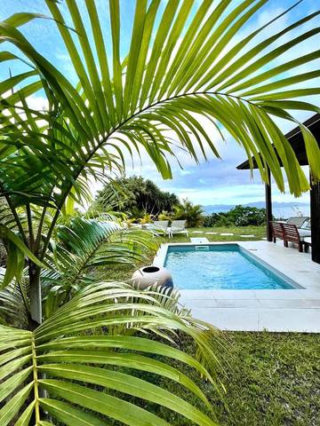 Maison de campagne pour 4 personnes, avec vue ainsi que jardin et piscine à Case-Pilote