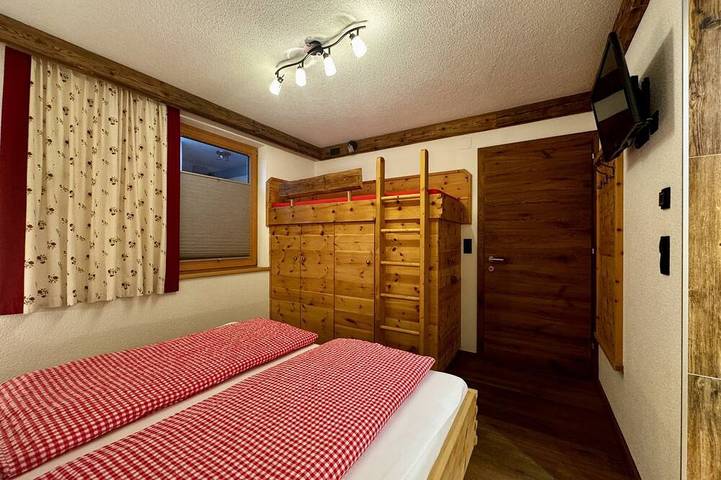 Hütte für 6 Personen, mit Terrasse und Garten sowie Sauna in Aschau im Zillertal - 4