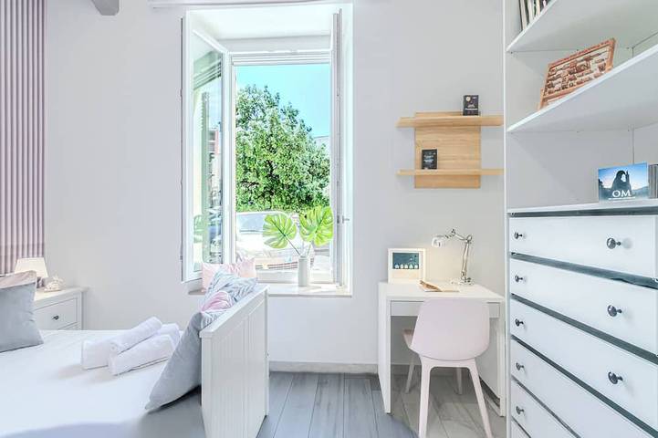 Ganze Wohnung, Bennys Rosenhaus. 2 Minuten zu Fuß zur Fußgängerzone. Cin It092009C2000Q2584 in Cagliari, Campidano