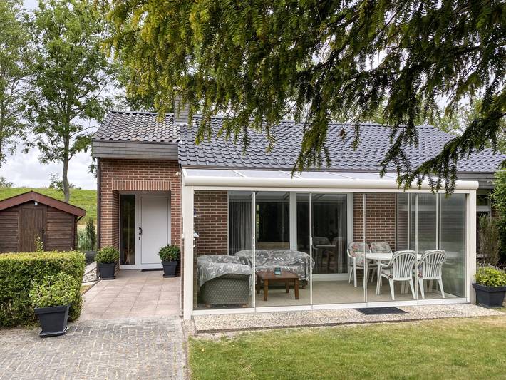 Ferienhaus für 4 Personen, mit Terrasse und Garten in Brouwershaven