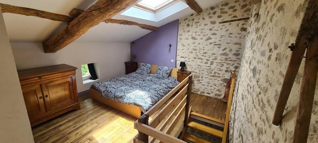 Location de vacances pour 4 personnes, avec Terrasse et Jardin ainsi que Vue sur le lac et Vue à Montrollet