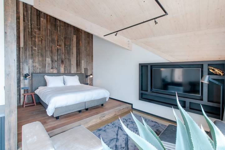 Vakantiehuis voor 4 personen, with sauna and balkon as well as balkon/terras in Tholen