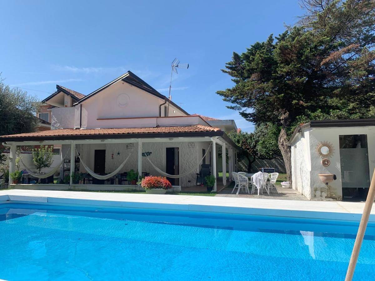 Villa Avvocato Catapano in Pontecagnano Faiano, Costa tirrenica Campania