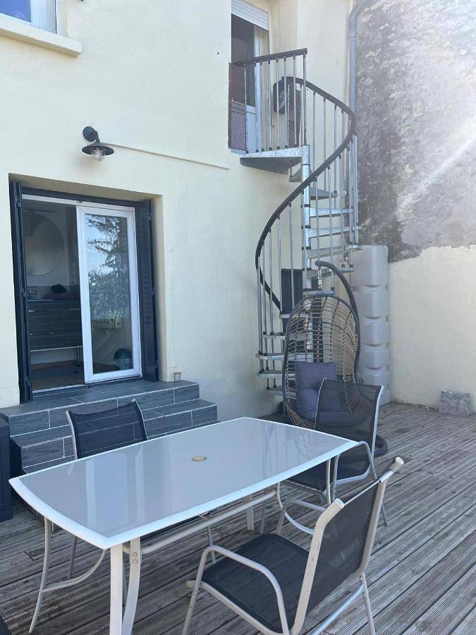 Gîte pour 2 personnes, avec vue et terrasse à Boyer - 4