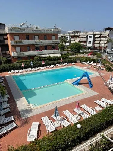Ferienwohnung für 5 Personen, mit Pool und Kinderpool sowie Balkon - 1