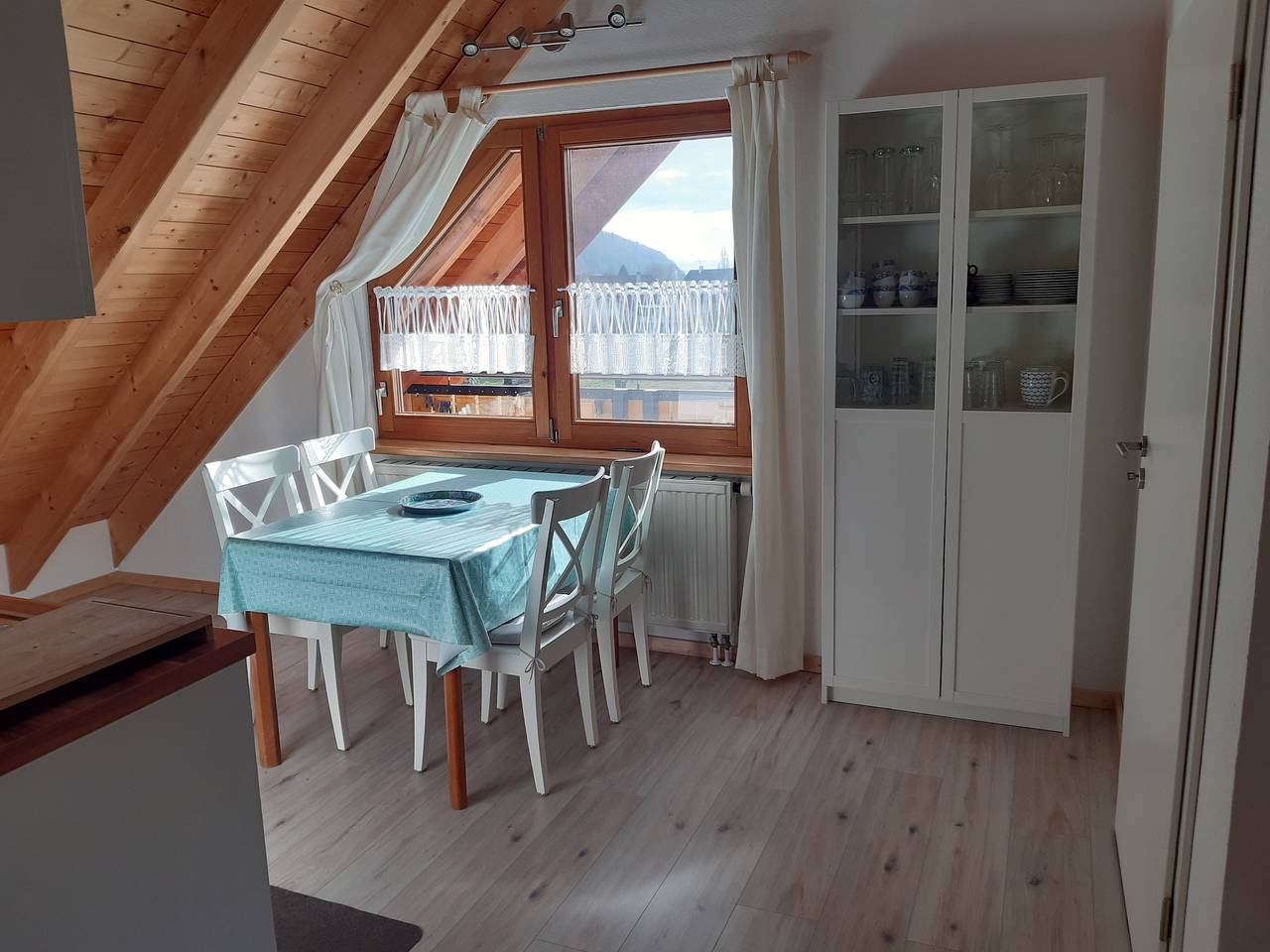 Ganze Ferienwohnung, Haus Hardt - Ferienwohnung mit 50 qm Grundfläche, 1 Schlafzimmer, 1 Wohn-/Schlafbereich, max. für 3 Personen in Bodman-Ludwigshafen, Obersee (Bodensee)