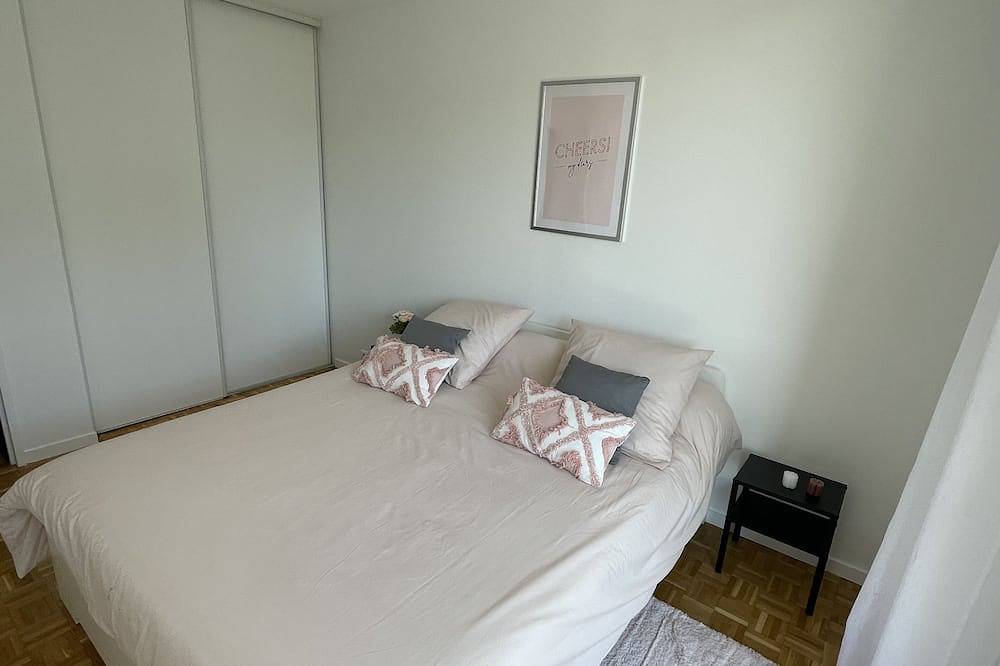 Entire apartment, Appartement Familiale 3 pcs 2ch 72 m2 à la Porte de Paris + Parking Gratuit in Levallois-Perret, Hauts-de-Seine