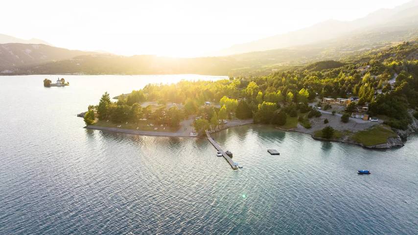 Gîte pour 5 personnes, avec piscine et terrasse dans Lac de Serre-Ponçon - 2