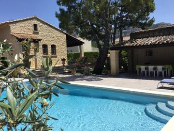Gîte pour 6 personnes, avec jardin à Taillades
