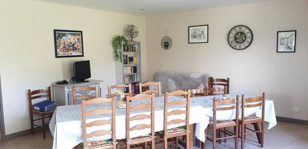 Location de vacances pour 11 personnes, avec terrasse ainsi que piscine et jardin à Saint-Crépin-et-Carlucet - 4