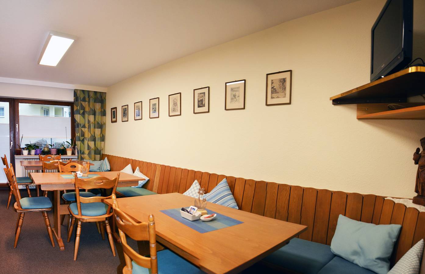 Hotel garni zur Linde - Fewo Nr. 2, 1 Schlafraum, 1 Wohn-/Schlafraum, max. 4 Personen in Lauf, Mittlerer Schwarzwald