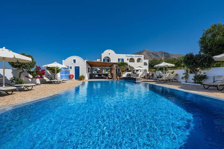 Appart’hôtel pour 2 personnes, avec Balcon et Terrasse ainsi que Jardin et Piscine