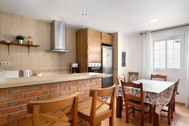 Entire apartment, Apartment 'Villa Azorin Conil Solo Familias' with Wi-Fi and Air Conditioning in Conil de la Frontera, Costa de la Luz