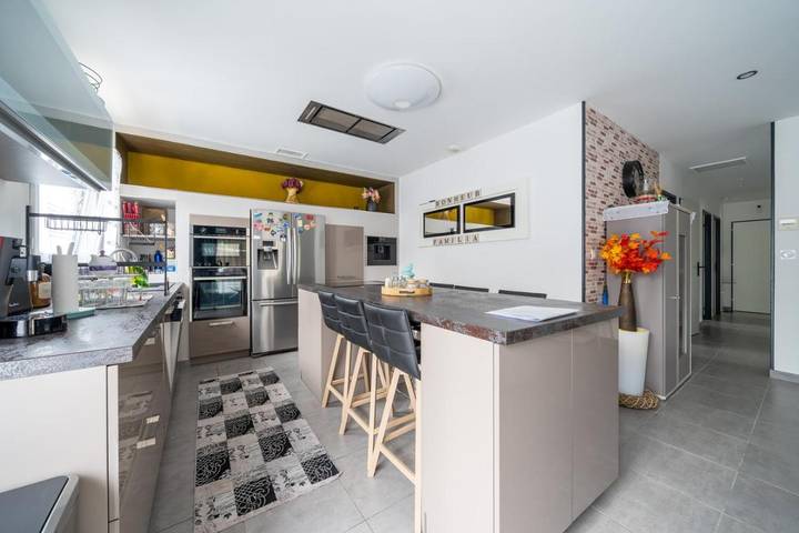 Gîte pour 4 personnes, avec jardin ainsi que vue et piscine à Savasse - 3