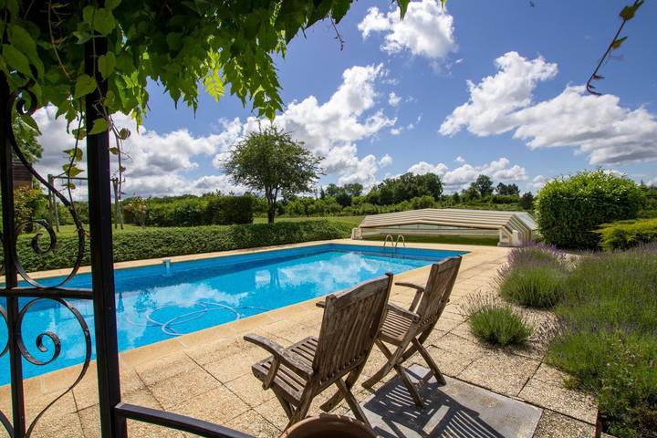 Gîte for 4 people, with Terrace and Garden as well as Pool in South-west France
